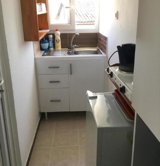 Standard Triple Room with Terrace, Frankfurt