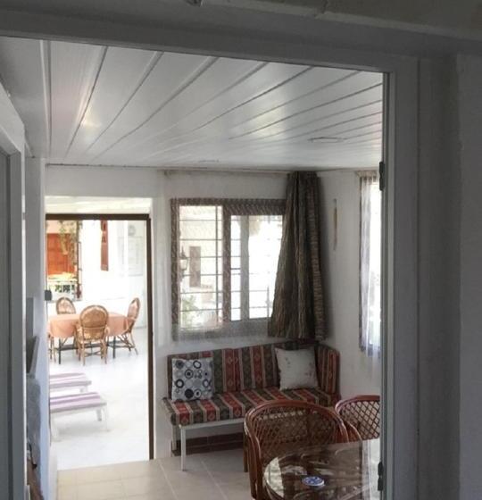 Standard Triple Room with Terrace, Frankfurt
