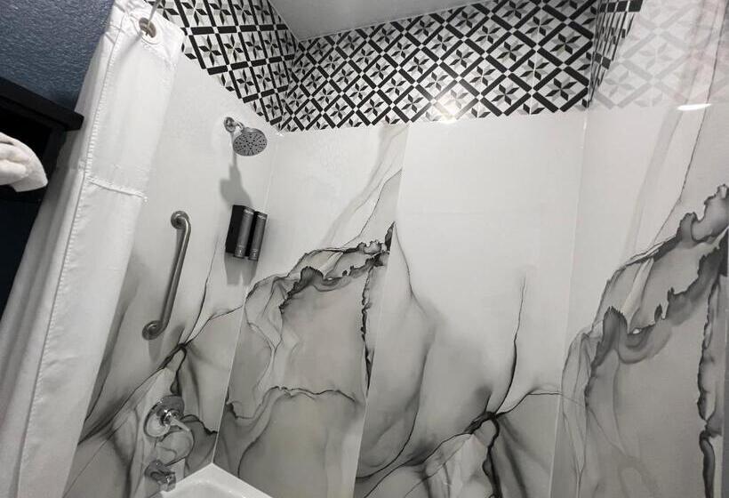 اتاق استاندارد با تخت بزرگ, Grand Villa Inn Galleria