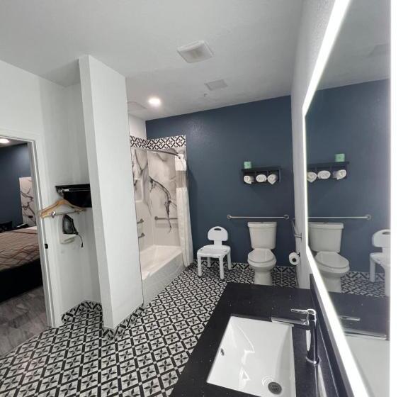 اتاق استاندارد با تخت بزرگ برای معلولان, Grand Villa Inn Galleria