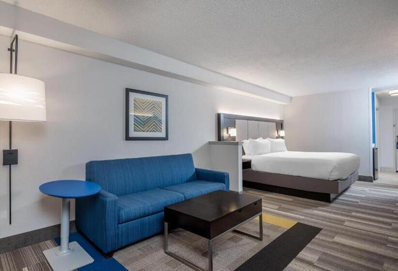 Люкс Кровать Кинг, Holiday Inn Express & Suites Florence I 95 & I 20 Civic Ctr, An Ihg