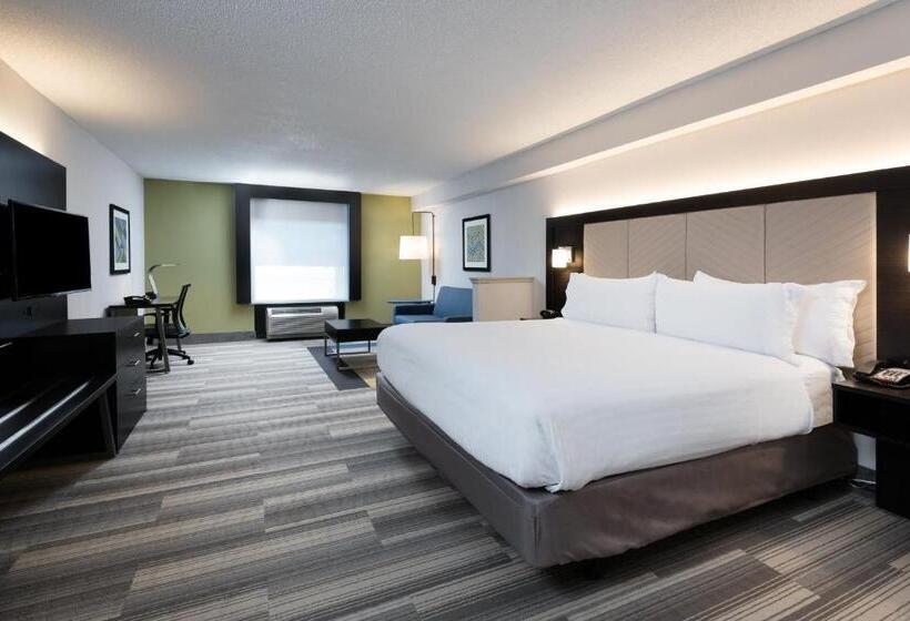 Люкс Кровать Кинг, Holiday Inn Express & Suites Florence I 95 & I 20 Civic Ctr, An Ihg