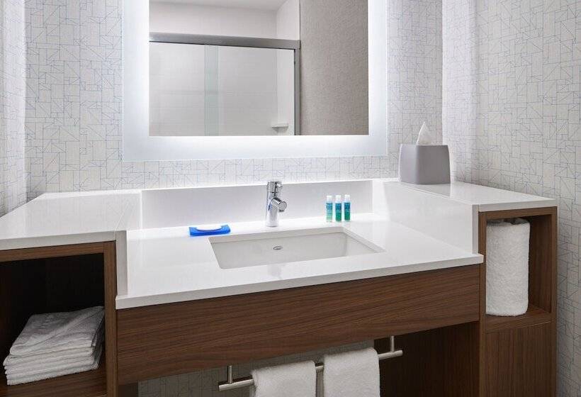 带2个双人床的标准工作室, Holiday Inn Express   Richmond Downtown, An Ihg