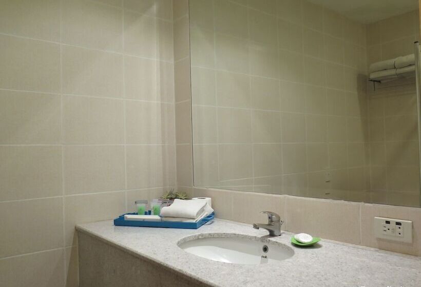 חדר פרמיום, Kimberly Tagaytay