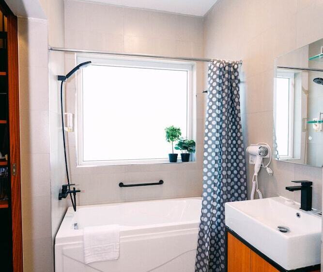 חדר משפחתי, Kimberly Tagaytay