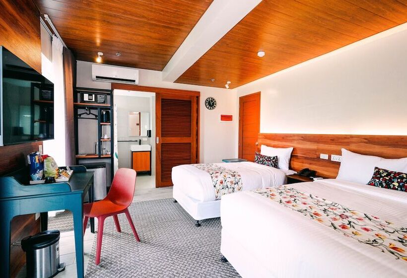 חדר משפחתי, Kimberly Tagaytay