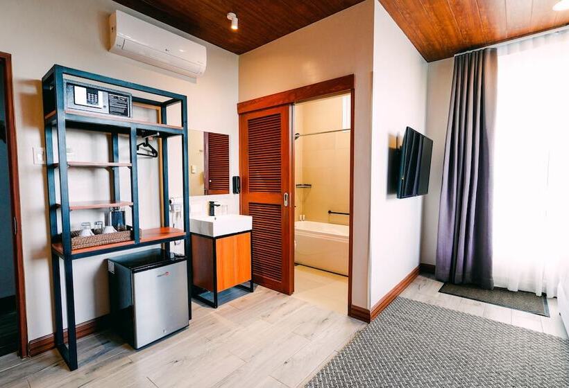 חדר פרמיום, Kimberly Tagaytay