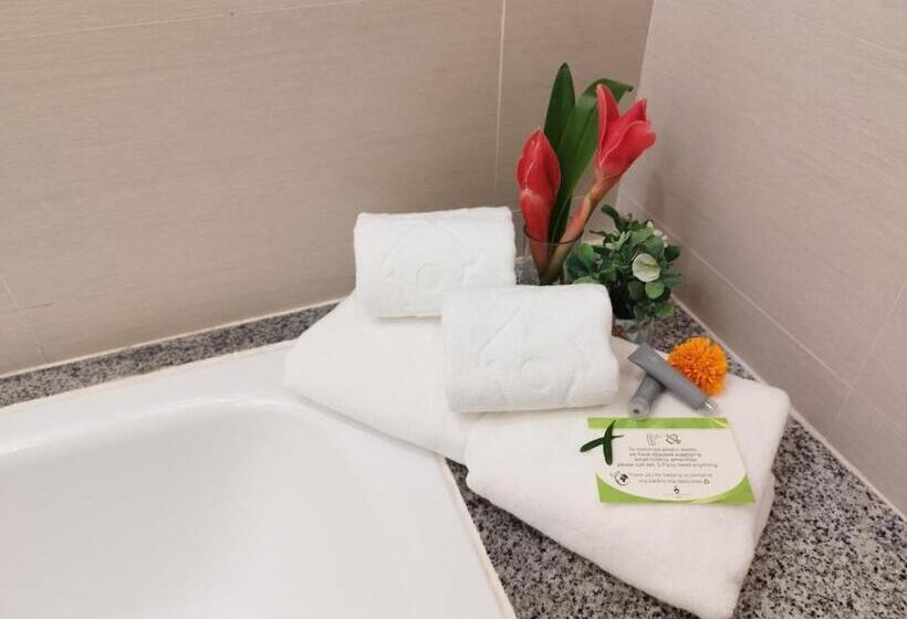 חדר משפחתי דלוקס, Kimberly Tagaytay