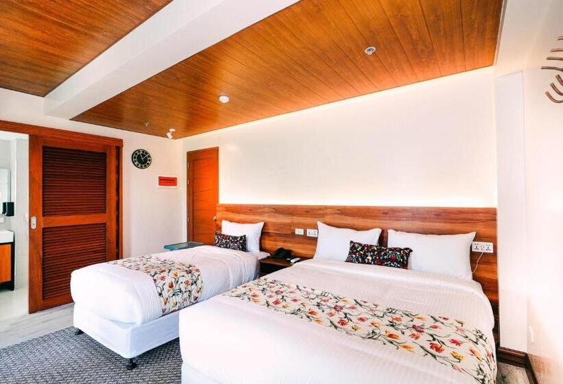 חדר משפחתי, Kimberly Tagaytay