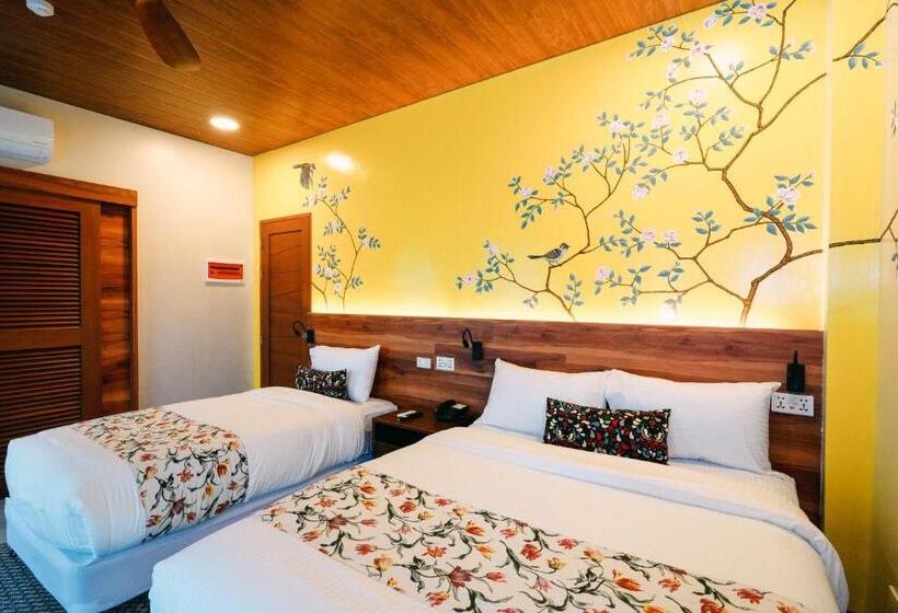 חדר משפחתי, Kimberly Tagaytay