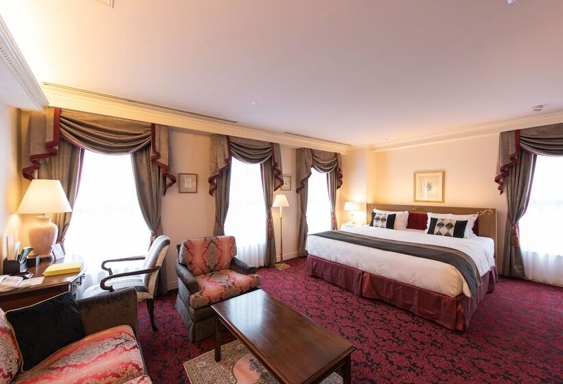 חדר דלוקס, Kobe Kitano