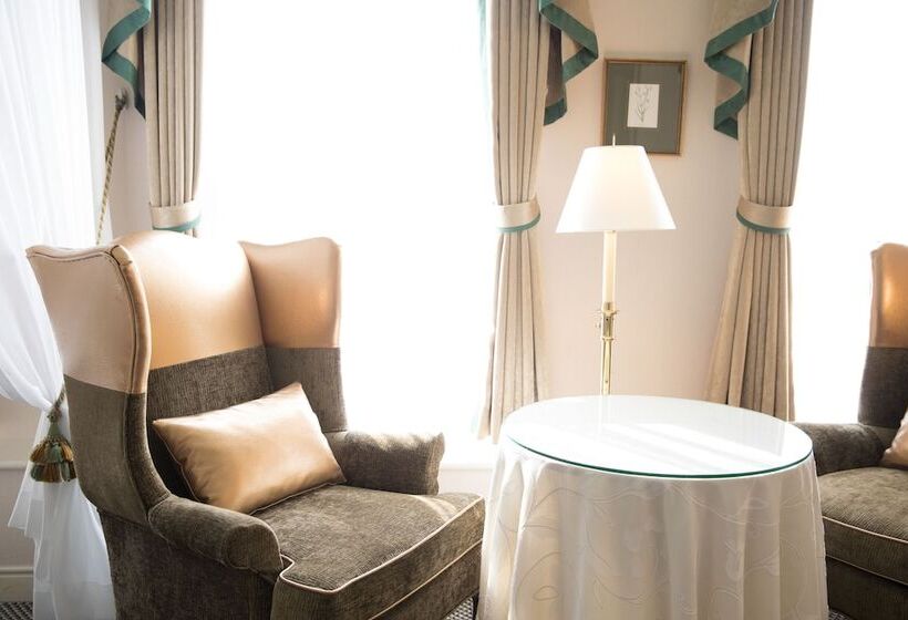 חדר דלוקס, Kobe Kitano