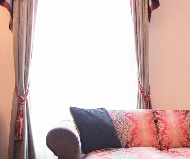 חדר דלוקס, Kobe Kitano