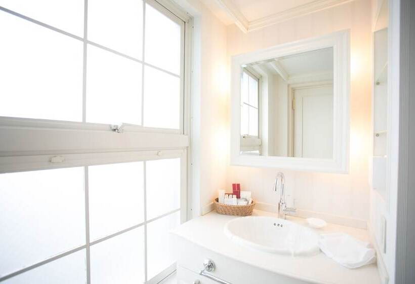 חדר סטנדרט, Kobe Kitano