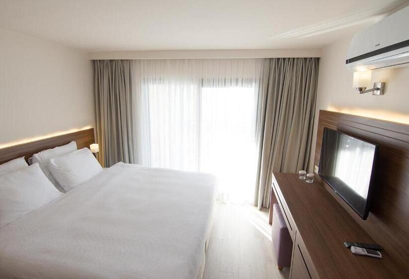 스위트, Neopol Hotel Deluxe