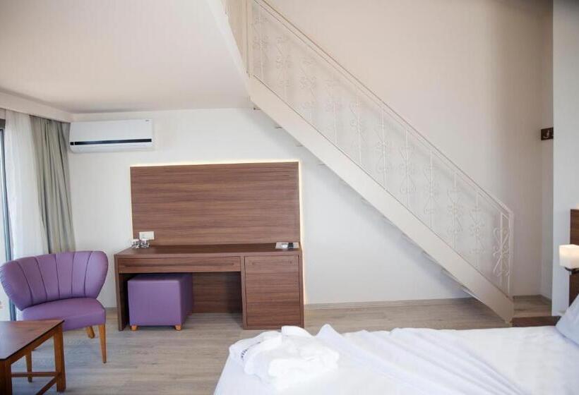 패밀리 룸, Neopol Hotel Deluxe