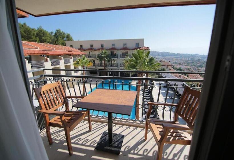 패밀리 룸, Neopol Hotel Deluxe