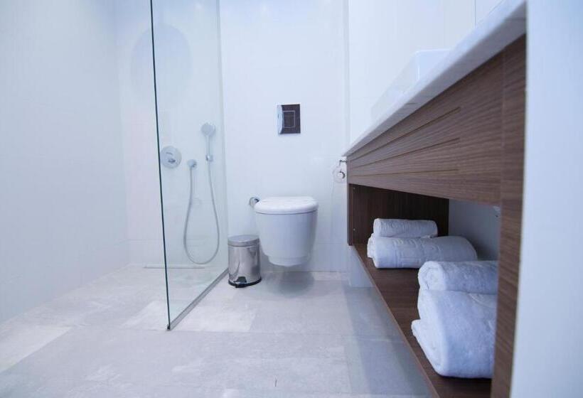 패밀리 룸, Neopol Hotel Deluxe