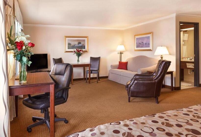 חדר ביזנס, Ramada By Wyndham Moses Lake