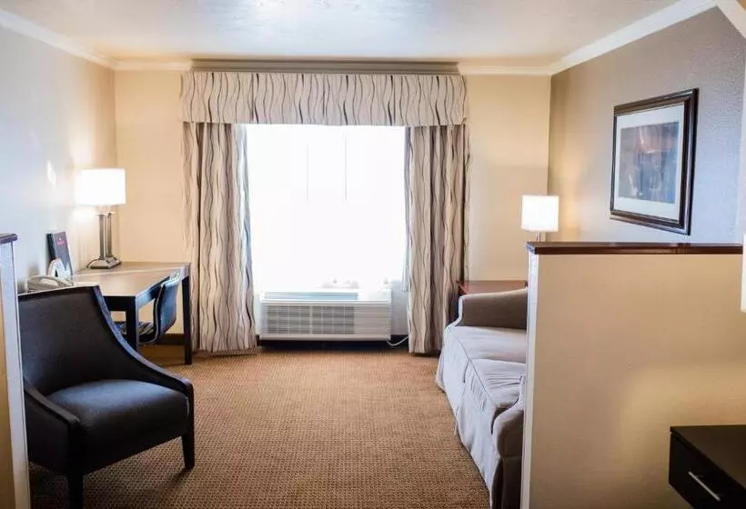 Deluxe Suite King Bed, Ramada By Wyndham Moses Lake