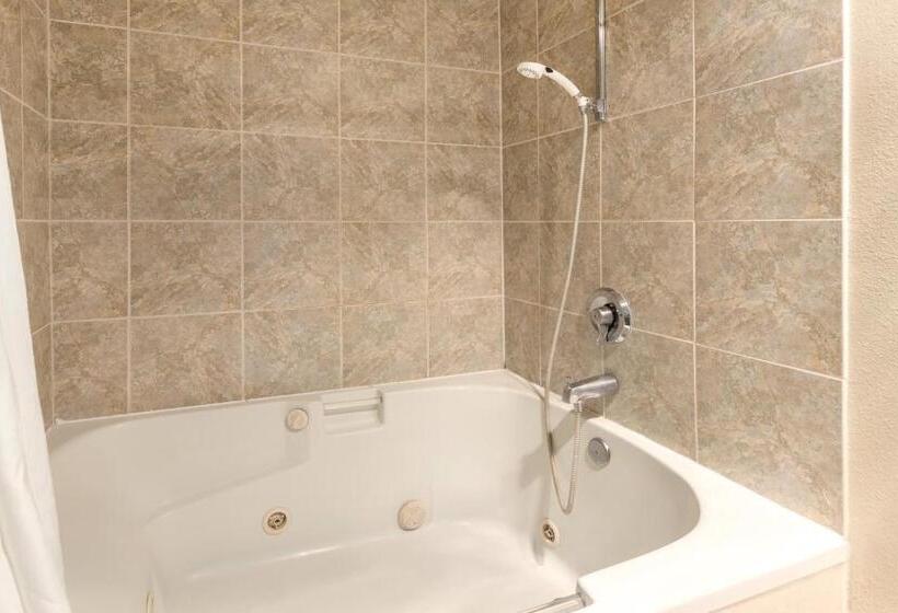 חדר דלוקס עם מיטת קינג, Ramada By Wyndham Moses Lake