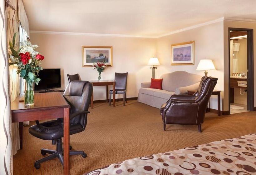 חדר ביזנס, Ramada By Wyndham Moses Lake