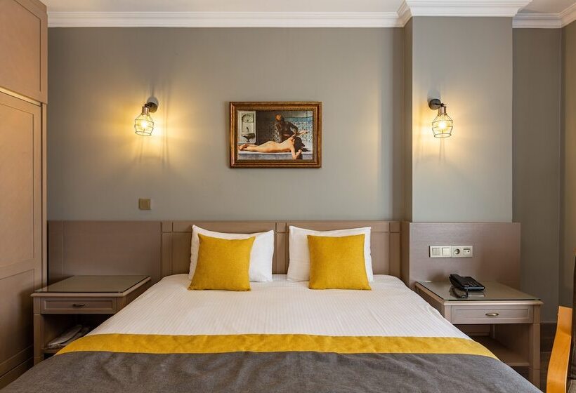 スーペリアールーム, Seraglio Hotel & Suites