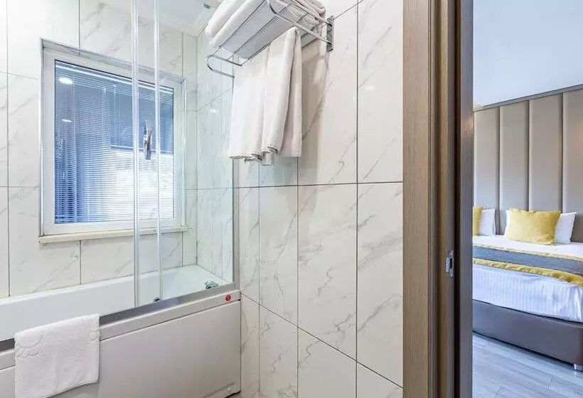 اتاق لوکس با تراس, Seraglio Hotel & Suites