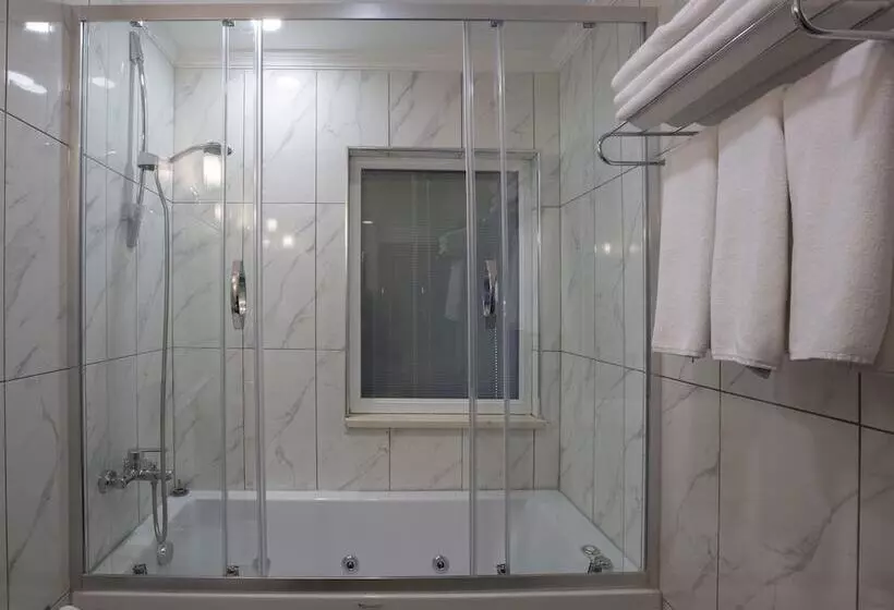 اتاق لوکس با تراس, Seraglio Hotel & Suites
