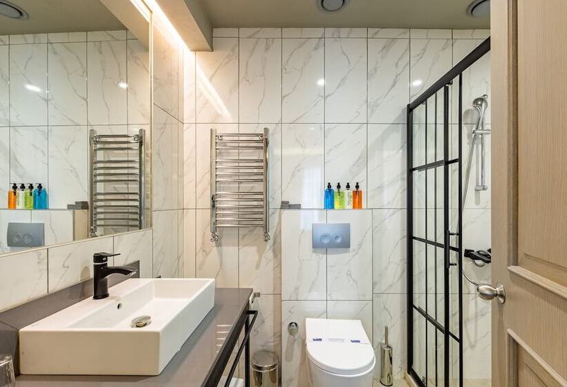 スーペリアトリプルルーム, Seraglio Hotel & Suites