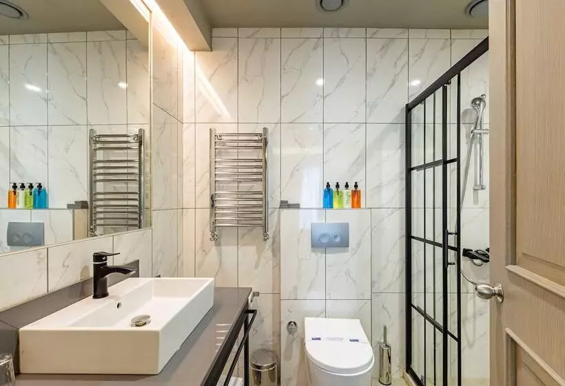 اتاق سوپریور سه تخته, Seraglio Hotel & Suites