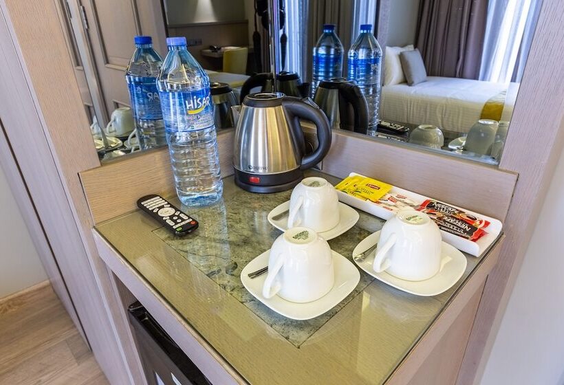 スーペリアトリプルルーム, Seraglio Hotel & Suites