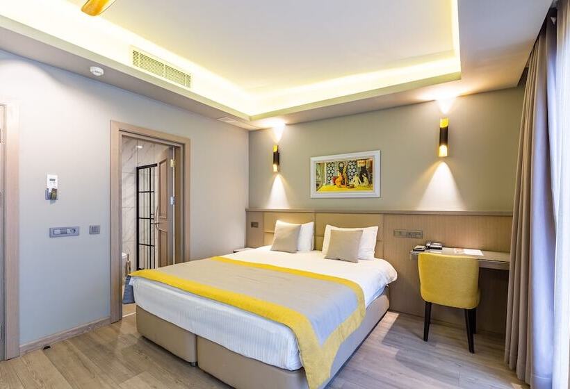 スーペリアトリプルルーム, Seraglio Hotel & Suites