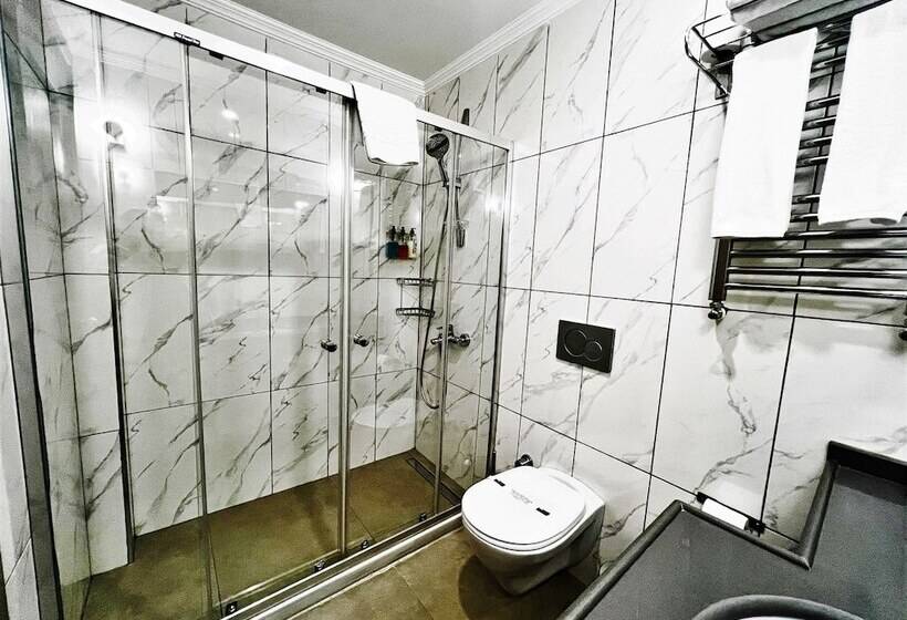 エコノミールーム, Seraglio Hotel & Suites