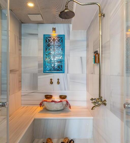 スーペリアールーム, Seraglio Hotel & Suites