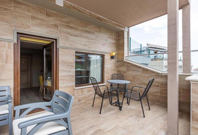 テラス付きデラックスルーム, Seraglio Hotel & Suites