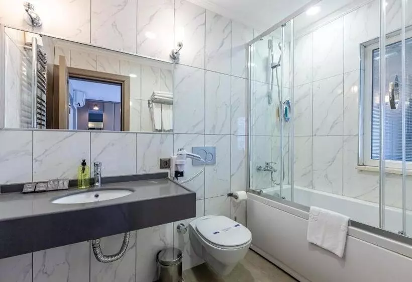 اتاق لوکس با تراس, Seraglio Hotel & Suites