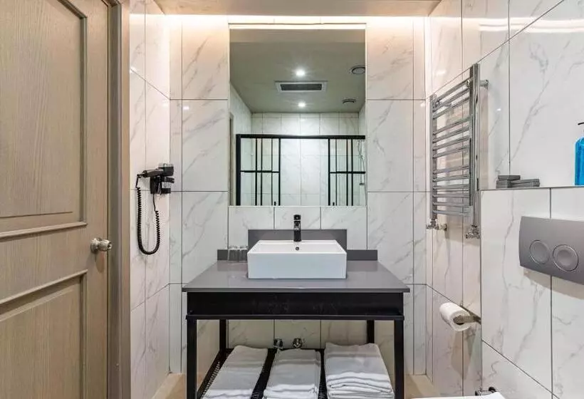 اتاق سوپریور سه تخته, Seraglio Hotel & Suites
