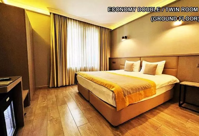 اتاق اکونومی, Seraglio Hotel & Suites