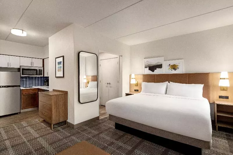 キングサイドベッドのスタンダードワンルーム, Staybridge Suites Quantico Stafford, An Ihg
