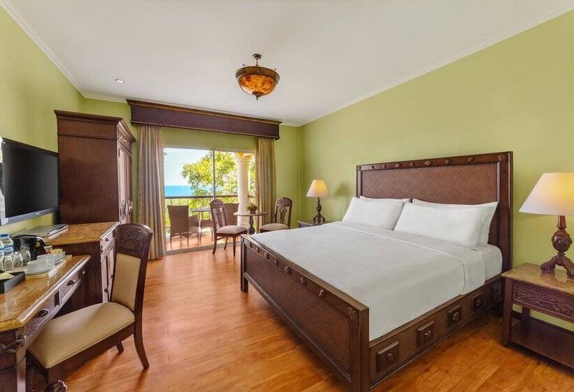 חדר דלוקס נוף לים, The Peacock Garden