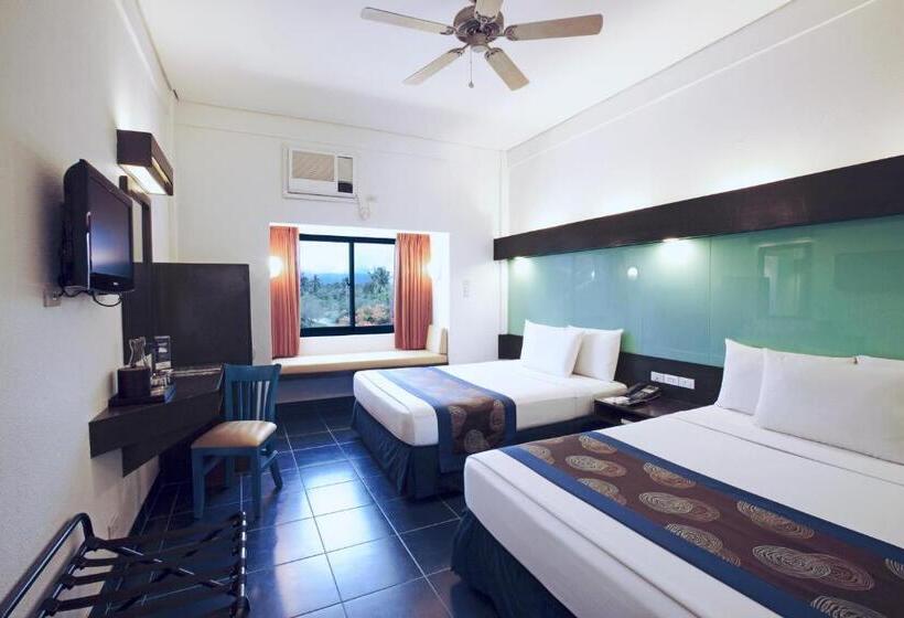 Номер Стандарт Вид на Сад, Microtel By Wyndham Puerto Princesa