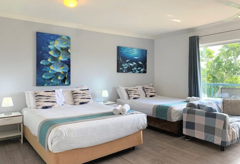 家庭间, Broadwater Keys