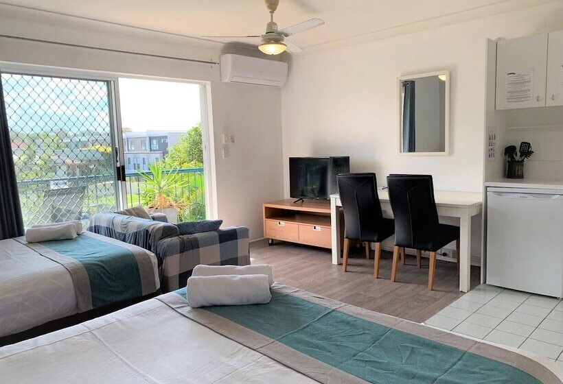 家庭间, Broadwater Keys