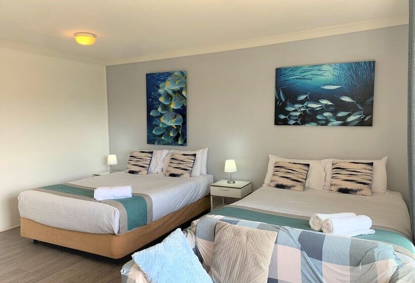 家庭间, Broadwater Keys