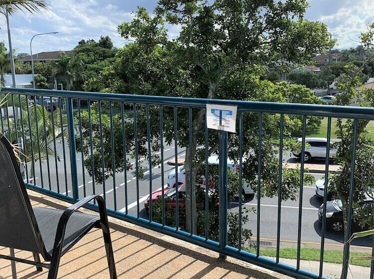 家庭间, Broadwater Keys