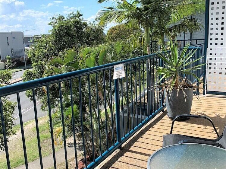 家庭间, Broadwater Keys