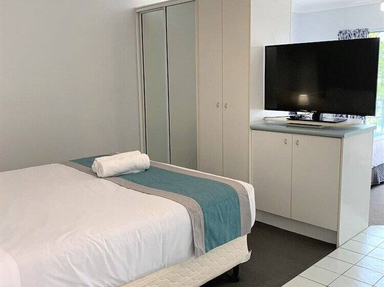 家庭间, Broadwater Keys