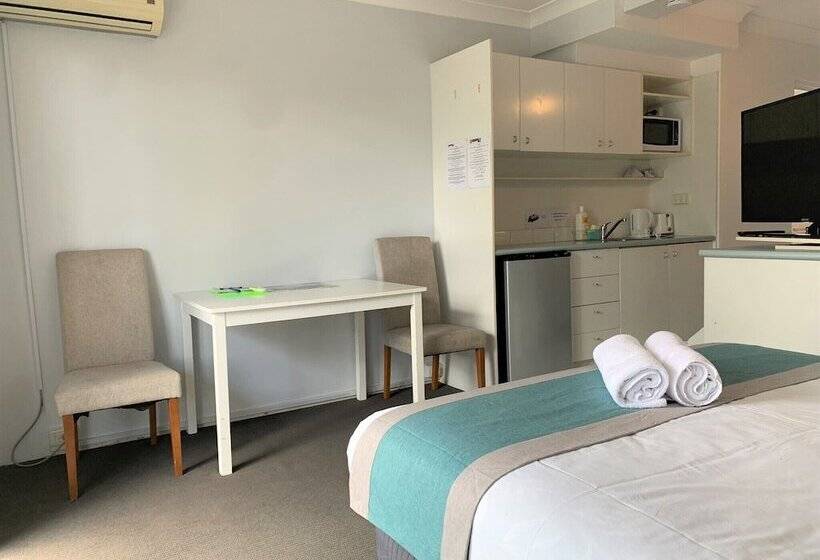 家庭间, Broadwater Keys