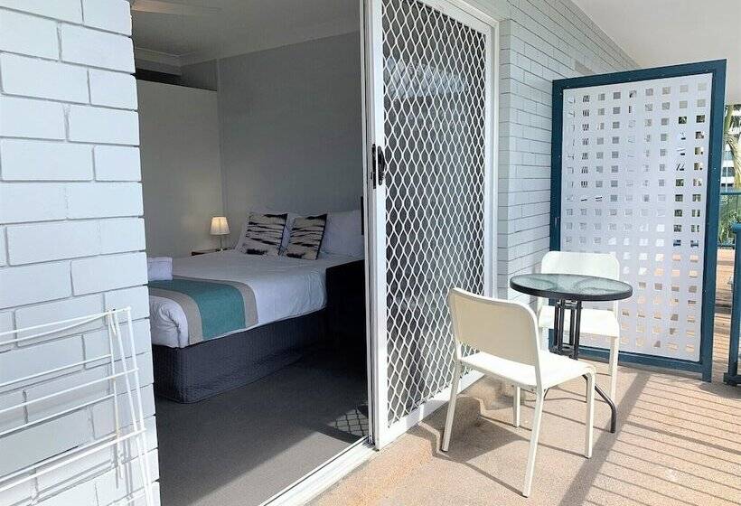 家庭间, Broadwater Keys